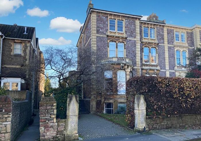 3 Bedroom Apartment To Rent In All Saints Road, Clifton, Bristol, BS8