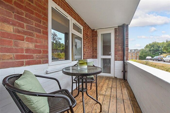 2 Bedroom Flat For Sale In Durham Close, Dover, Kent, CT17