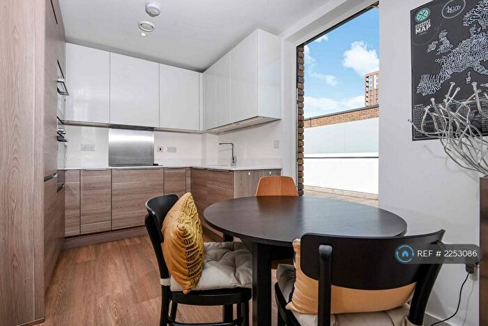 2 Bedroom Flat To Rent In Royal Victoria Gardens, London, SE16