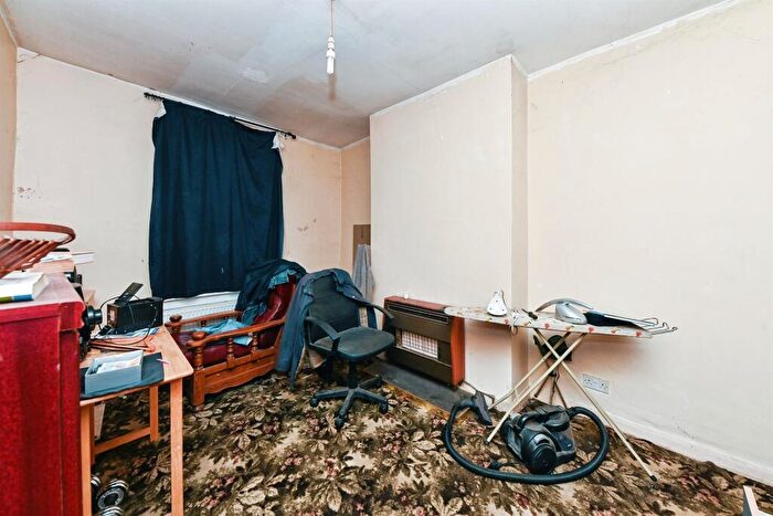2 Bedroom Terraced House For Sale In Glasgow Street, Hull, HU3