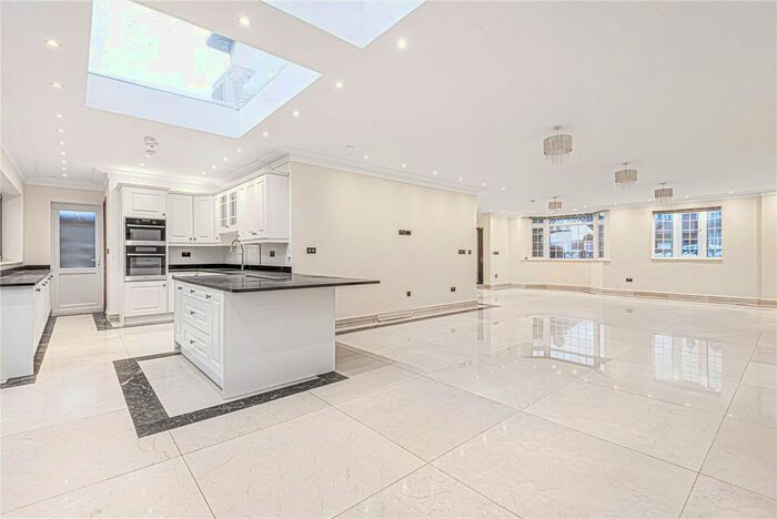 5 Bedroom Detached House To Rent In Croft Close, Mill Hill, London, NW7