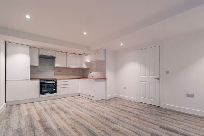 4 Bedroom Flat To Rent In B Smithy Street, Whitechapel, E1