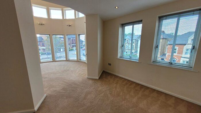 2 Bedroom Flat To Rent In Bridge Court, Causeway, Banbury, Oxon, OX16