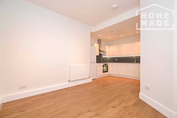 5 Bedroom Flat To Rent In Homerton High Street, London, E9