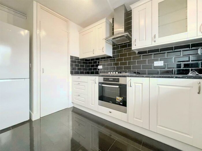 1 Bedroom Flat To Rent In Ruddstreet Close, London, SE18