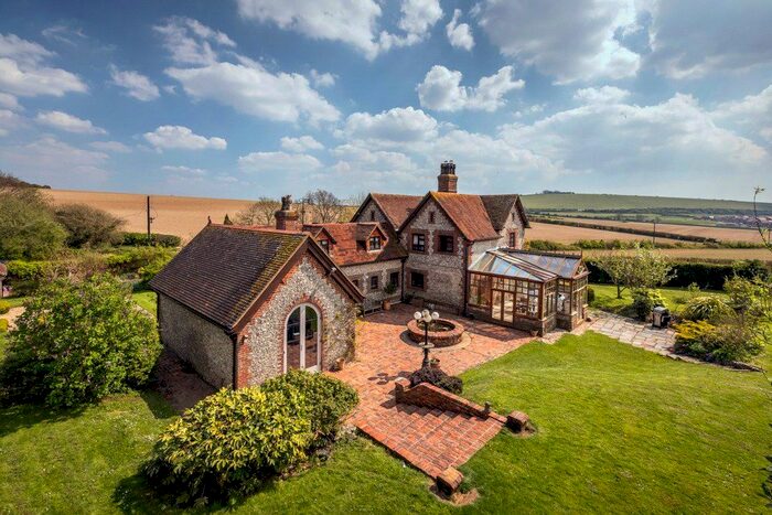 4 Bedroom Detached House For Sale In Thieves Lane, Clanfield, Waterlooville, Hampshire, PO8