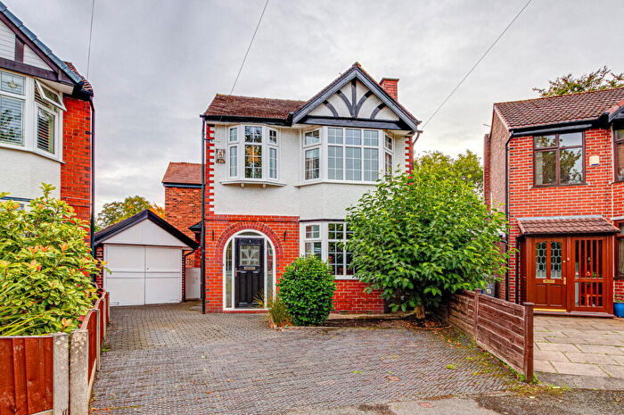 4 Bedroom Detached House For Sale In Moorlands Avenue, Urmston, Manchester, M41