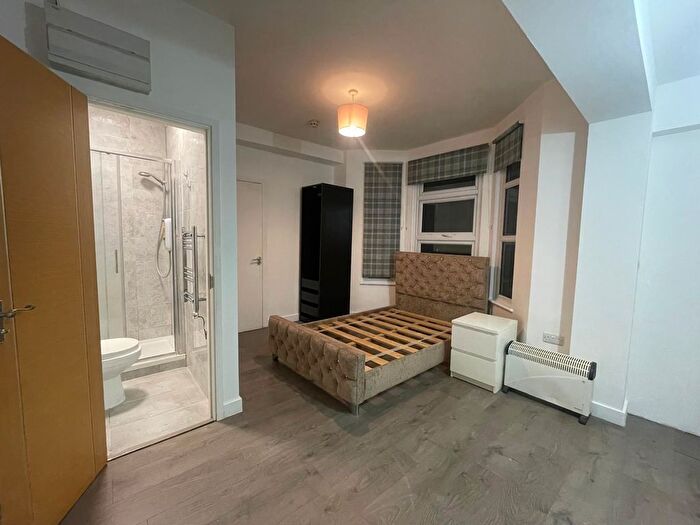 Studio To Rent In Northcote Avenue, Southall, UB1