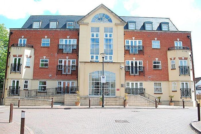 2 Bedroom Apartment To Rent In Elmers Court, Post Office Lane, Beaconsfield, Buckinghamshire, HP9