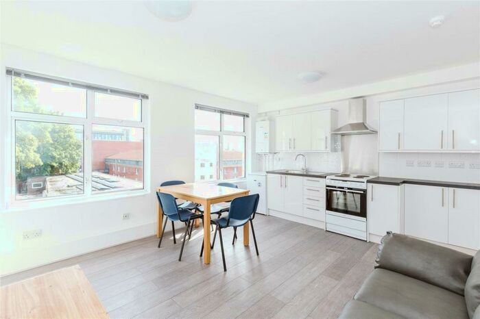 3 Bedroom Apartment To Rent In Park Street, Clifton, Bristol, BS1