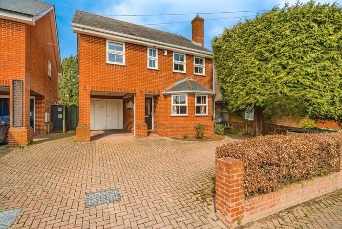 4 Bedroom Detached House To Rent In Terrace Road North, Binfield, RG42