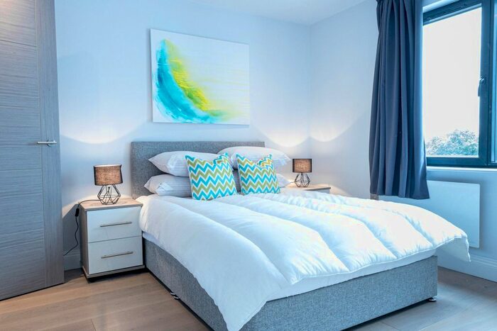 1 Bedroom Flat To Rent In Thames St, Staines, TW18