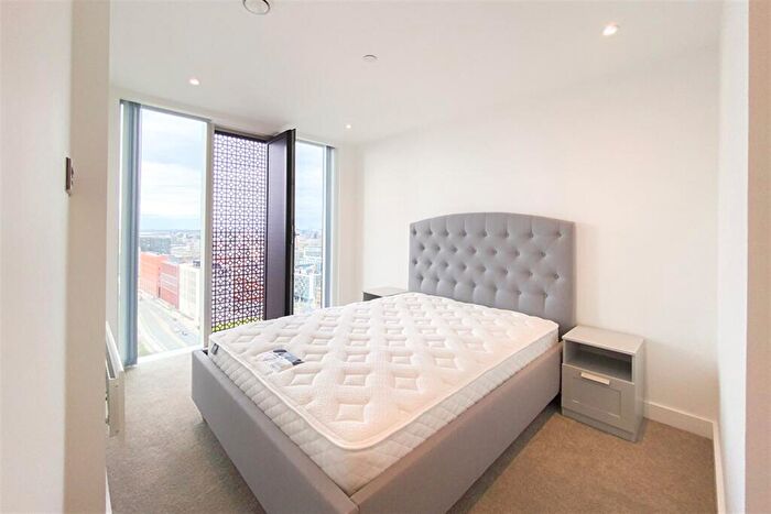 2 Bedroom Apartment To Rent In Elizabeth Tower, M15