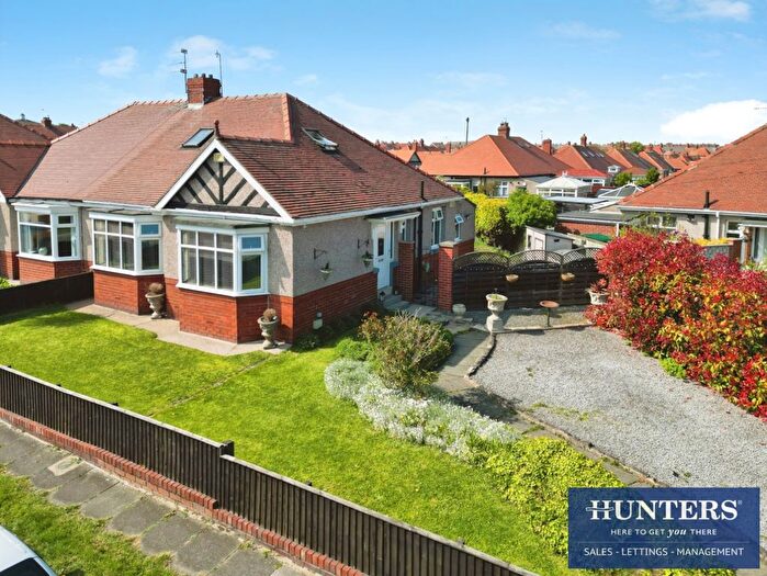 4 Bedroom Semi-Detached Bungalow For Sale In Mansfield Crescent, Roker, Sunderland, SR6