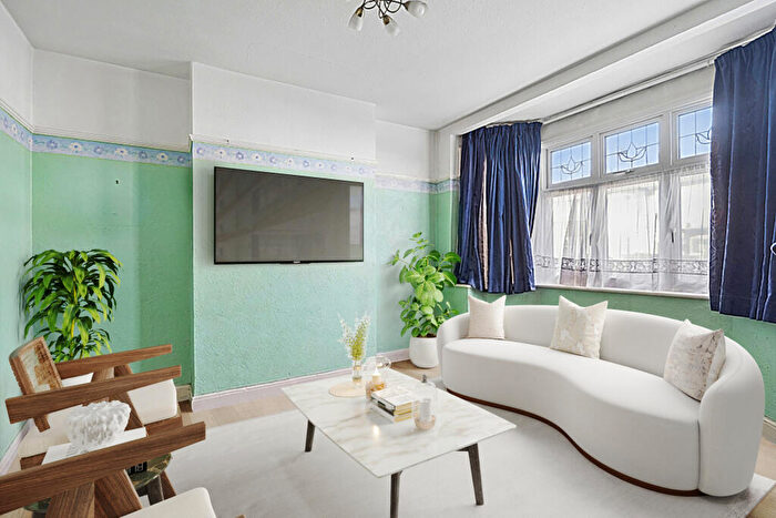 3 Bedroom End Of Terrace House For Sale In Hampden Road, Harrow Weald, Harrow, HA3
