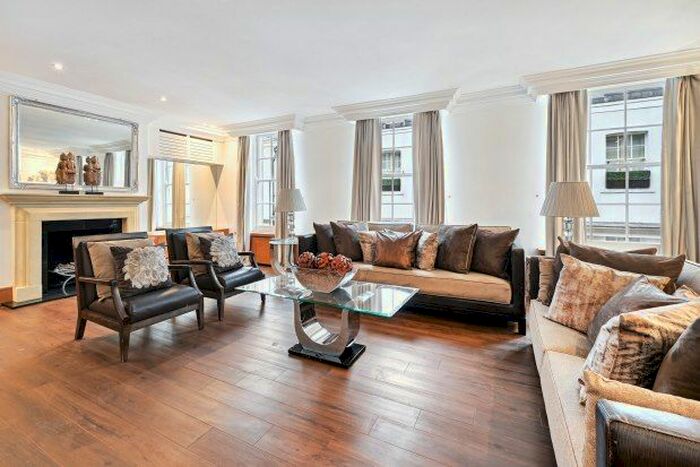 5 Bedroom Mews To Rent In Lyall Mews, Belgravia, SW1X