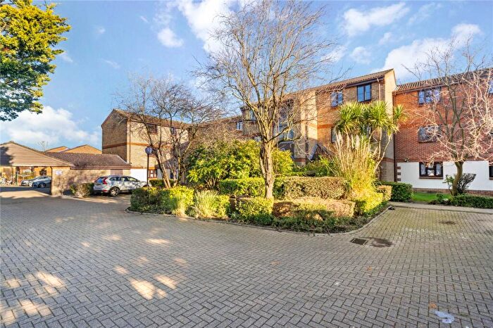 2 Bedroom Apartment To Rent In Spring Grove, Mitcham, CR4