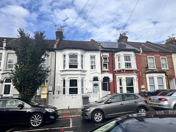 2 Bedroom Flat To Rent In Chaplin Road, Willesden, NW2