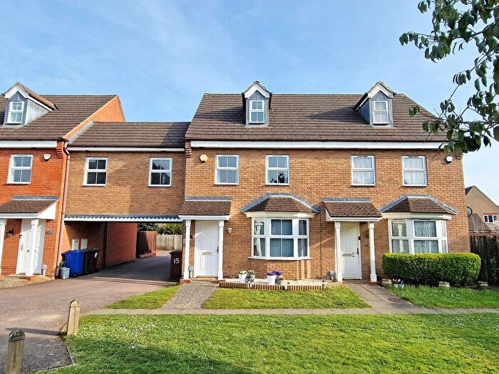 3 Bedroom Semi Detached House For Sale In Oxlip Leyes, Bicester, OX26