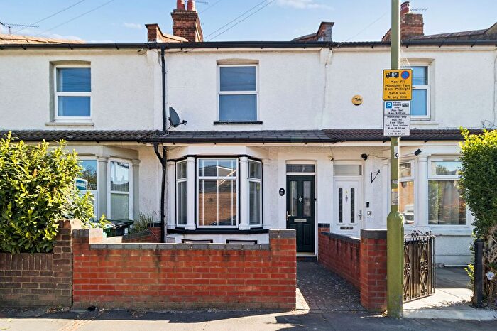3 Bedroom Terraced House For Sale In Queens Avenue, Watford, WD18