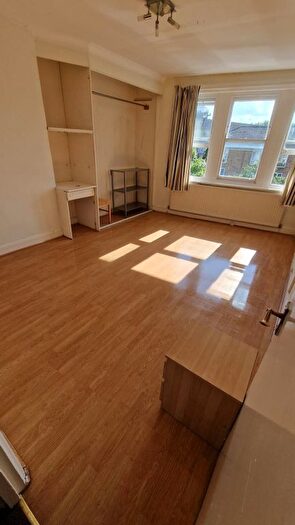 1 Bedroom Flat To Rent In Wightman Road, Turnpike Lane London, N8