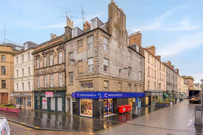 2 Bedroom Flat To Rent In High Street, Perth, PH1