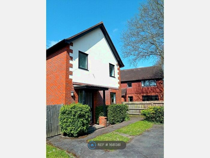 2 Bedroom Detached House To Rent In Church Lane, Oxted, RH8