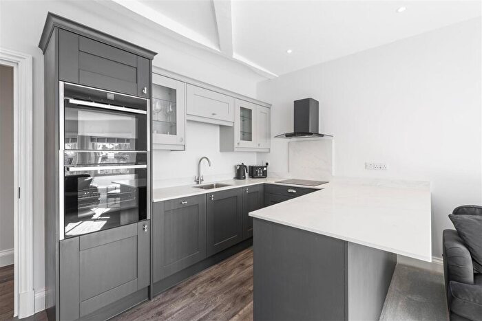 2 Bedroom Apartment To Rent In Apartment, New Square, Chesterfield, Derbyshire, S40