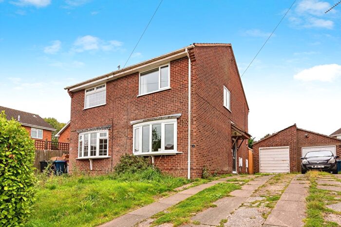 2 Bedroom Semi-detached House For Sale In Grizedale Grove, Bingham, Nottingham, Nottinghamshire, NG13