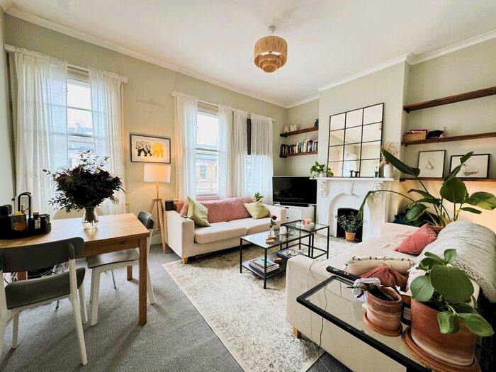 2 Bedroom Flat To Rent In Solon Road, London, SW2