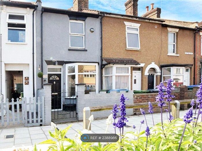 2 Bedroom Terraced House To Rent In Sutton Road, Watford, WD17
