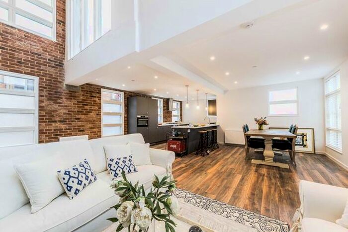 3 Bedroom Property To Rent In Elm Grove, London, SW19