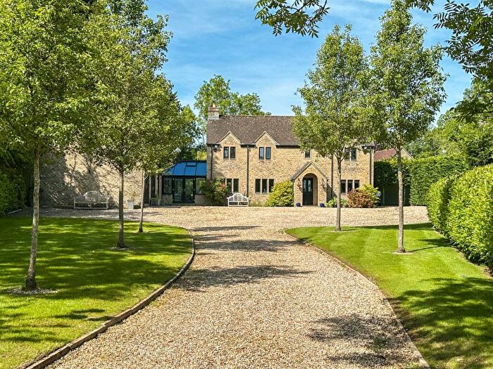 4 Bedroom Detached House For Sale In Charlton, SN16