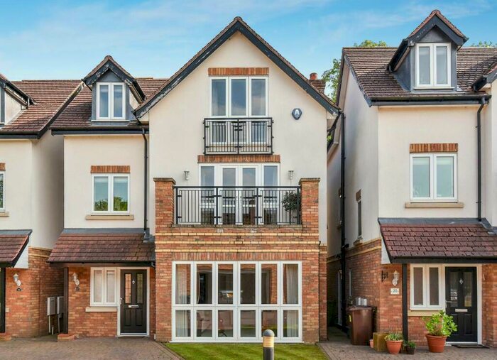 5 Bedroom Detached House To Rent In Oakland Close, Solihull, B91