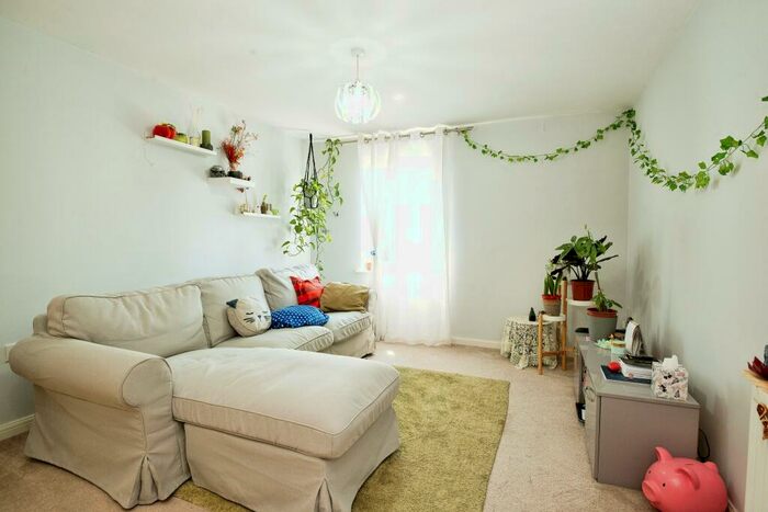 2 Bedroom Apartment To Rent In Ffordd James McGhan, Cardiff Bay, CF11