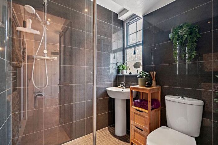 3 Bedroom Terraced House For Sale In Blundell Road, Edgware, HA8