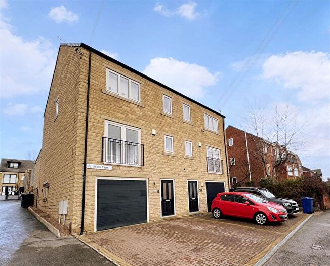 4 Bedroom Semi Detached House For Sale In New Road, Staincross, S75