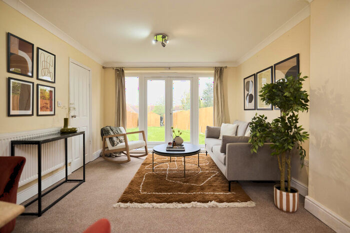 4 Bedroom Semi-Detached House To Rent In Lindal Crescent, Enfield, EN2