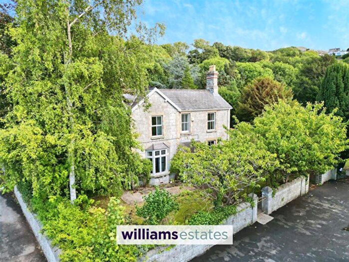 4 Bedroom Detached House For Sale In Waterfall Road, Dyserth, Rhyl, LL18