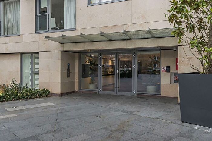 2 Bedroom Flat To Rent In Grosvenor Waterside, Pimlico, London, SW1W