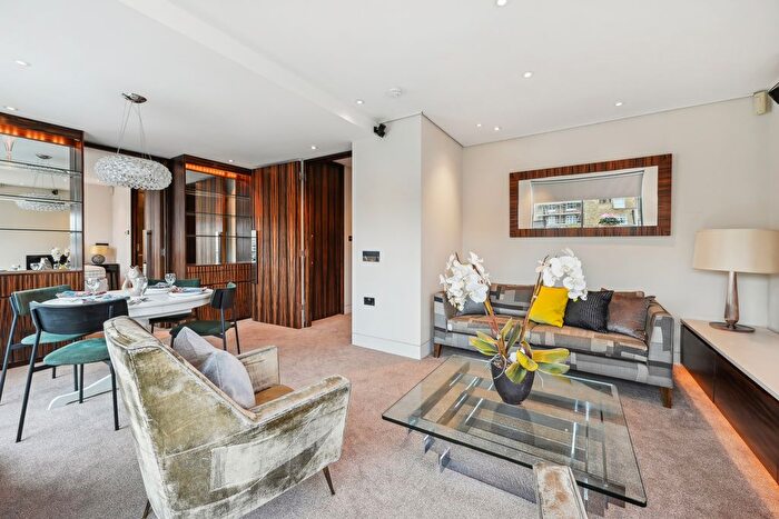 2 Bedroom Flat To Rent In Chalfont House, - Chesham Street, SW1X