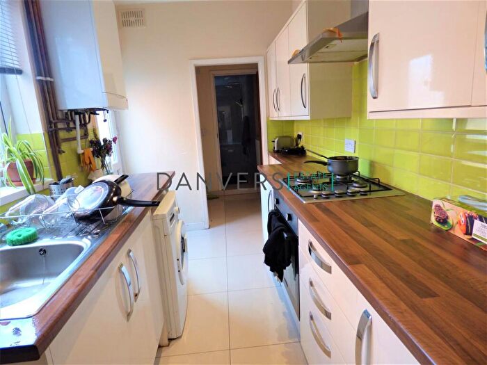 4 Bedroom Terraced House To Rent In Jarrom Street, Leicester, LE2