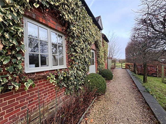 3 Bedroom Detached House To Rent In Petersfield, Hampshire, GU32