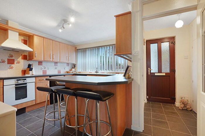 3 Bedroom End Of Terrace House For Sale In Snodhurst Avenue, Chatham, ME5