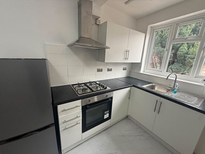 2 Bedroom Flat To Rent In Goodmayes Avenue, IG3