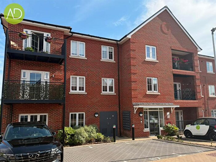 2 Bedroom Apartment For Sale In Eyre Close, Bishop's Stortford, CM23