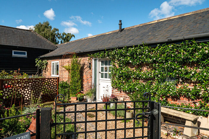 2 Bedroom Barn Conversion For Sale In Main Road North, Dagnall, Berkhamsted, HP4