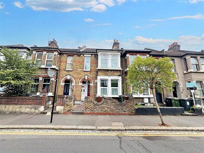 2 Bedroom Maisonette To Rent In Francis Road, Leyton, E10