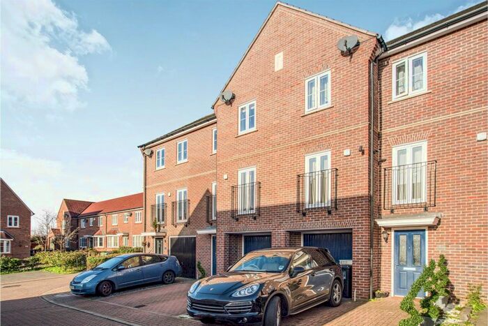 4 Bedroom Property To Rent In Albanwood, Watford, WD25