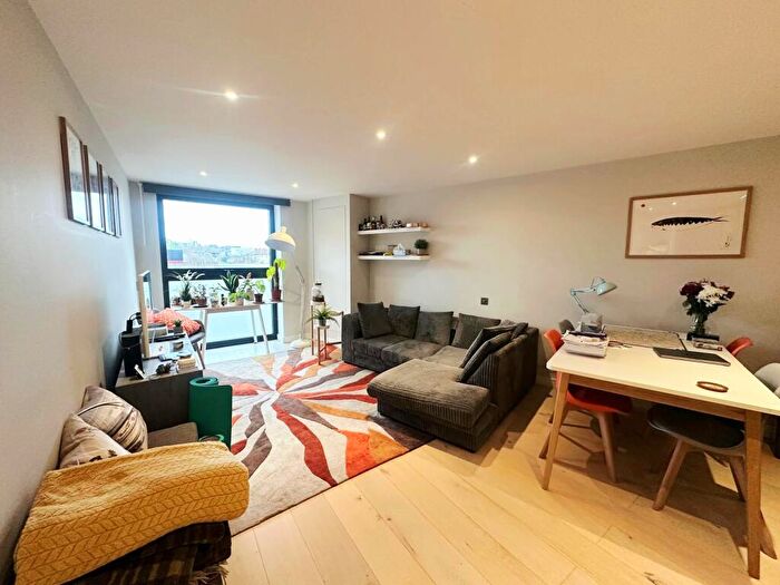 2 Bedroom Flat To Rent In Homestead Heights, Tottenham Lane, Crouch End, N8